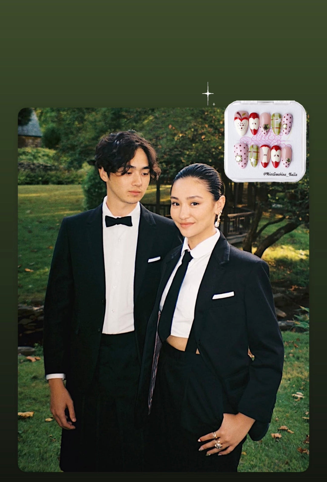 🍎 Minnie Mills’ “Vintage Apple” Nails — The Sweetest Statement from NYFW 2025