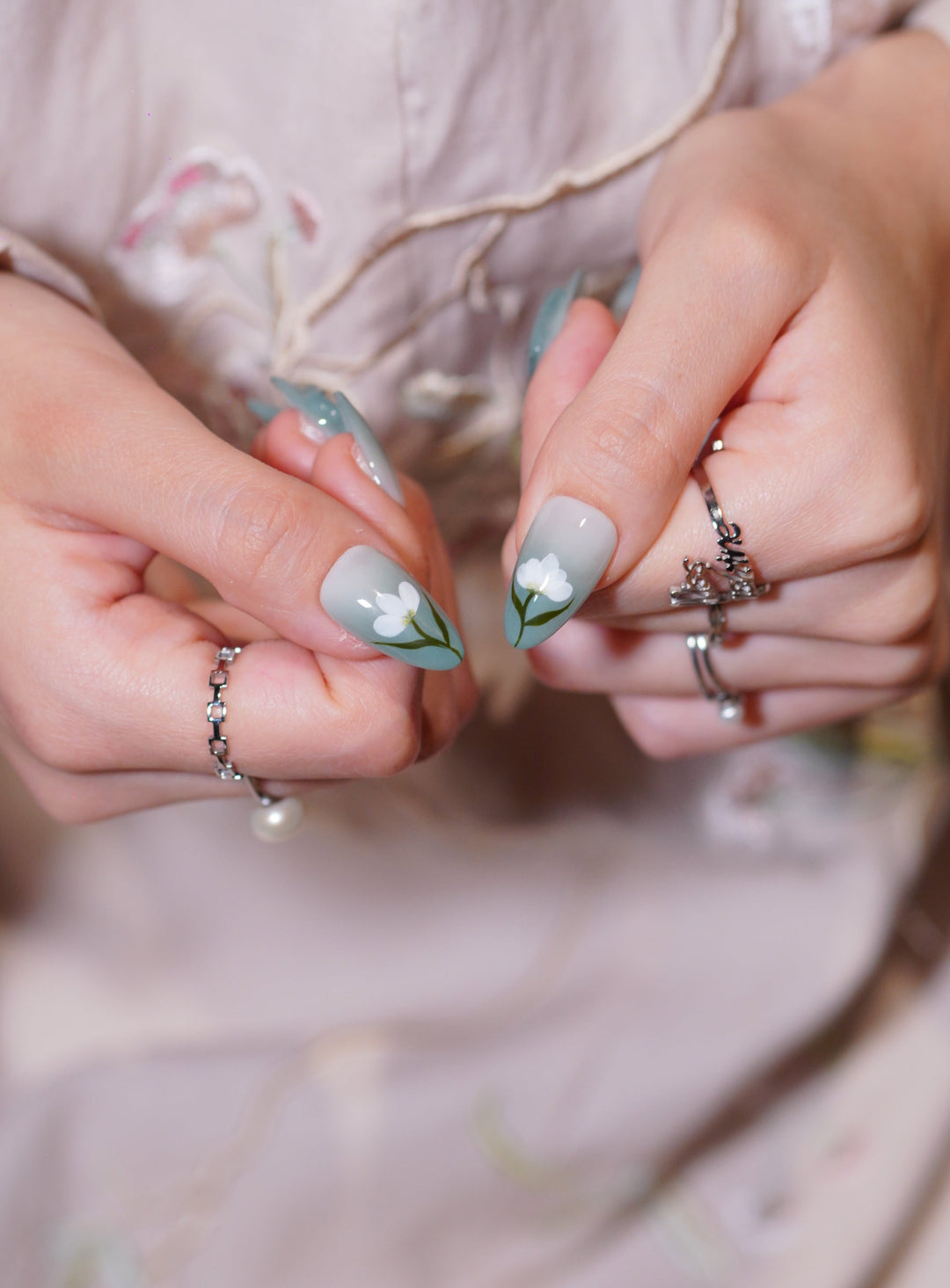 Jade Flower - MissSunshineNails