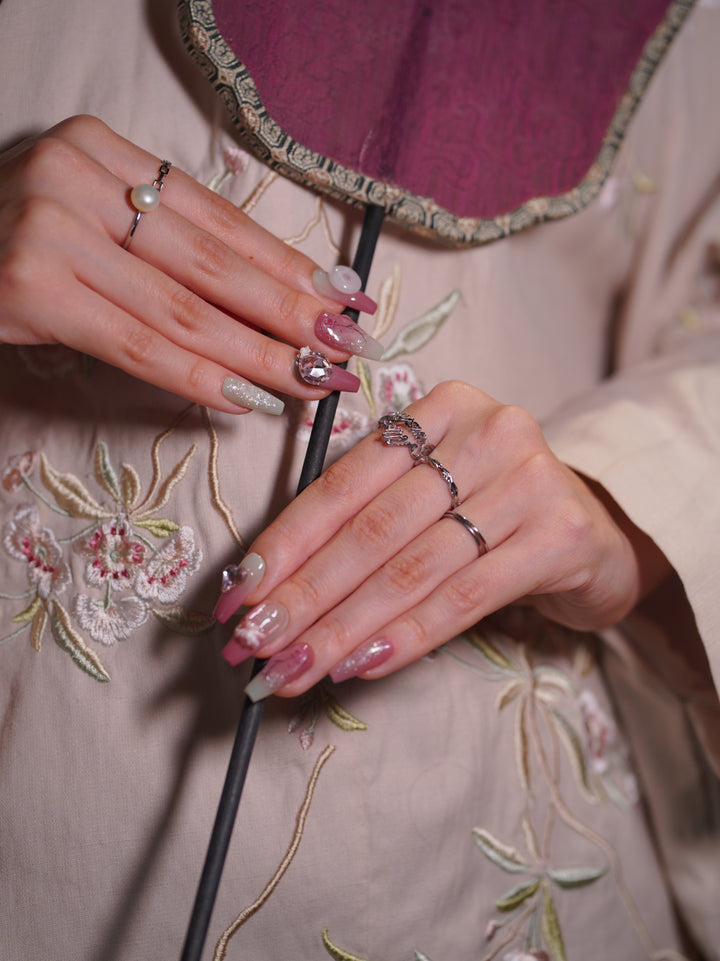 Lotus Pool - MissSunshineNails