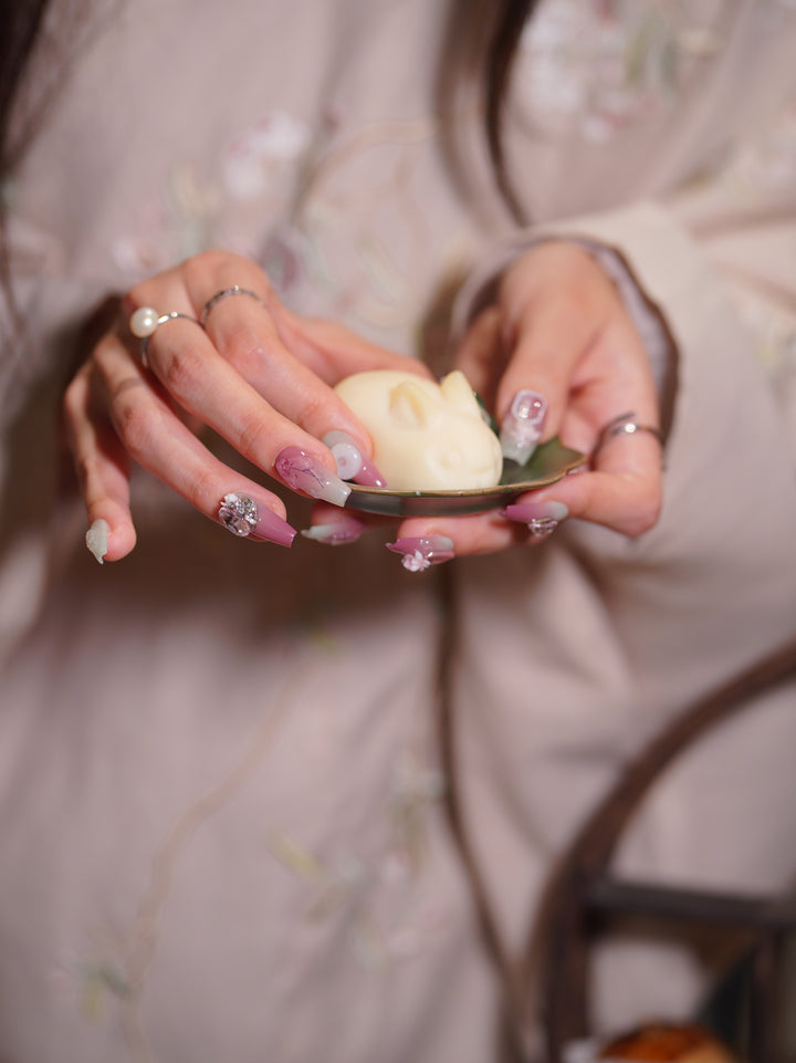 Lotus Pool - MissSunshineNails