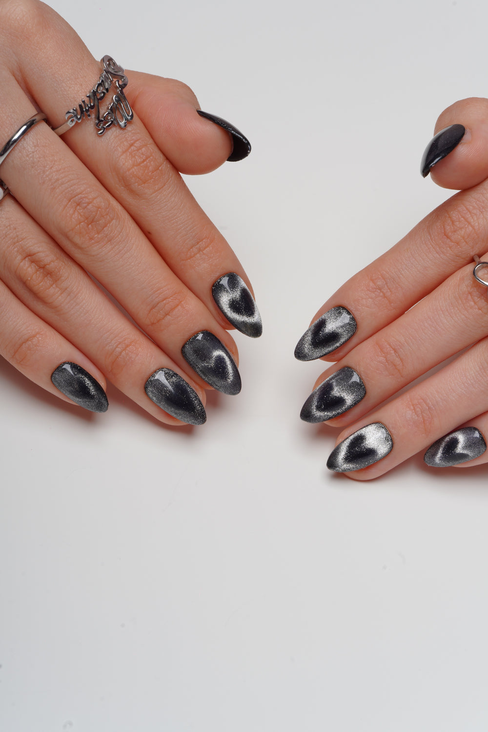 Popping Heart - MissSunshineNails