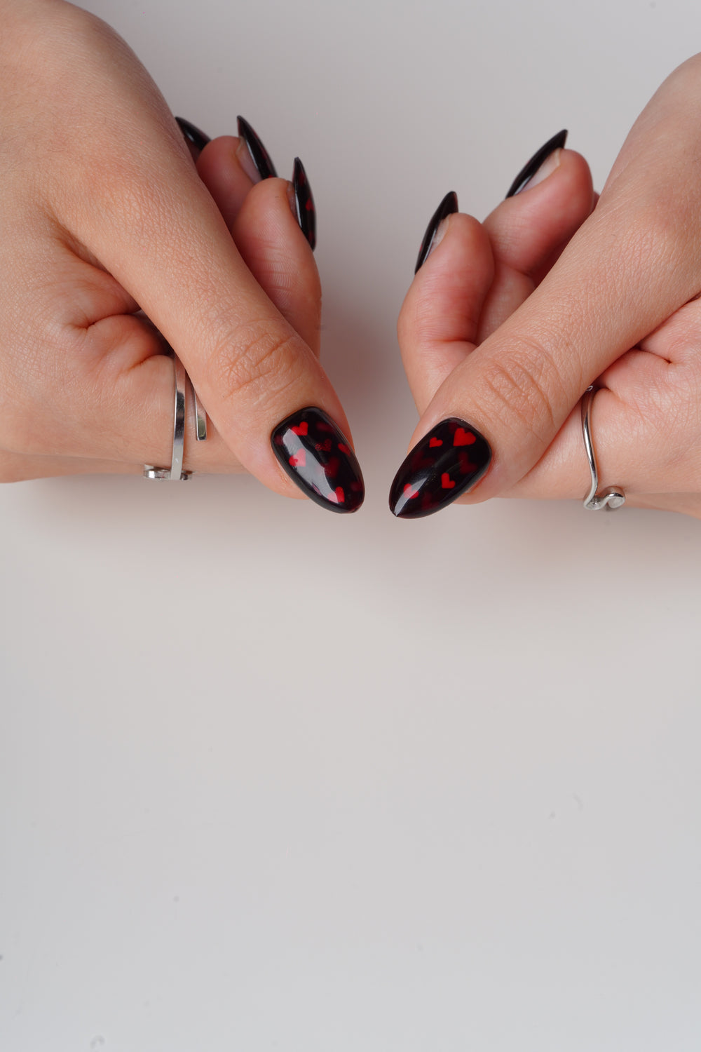 Dark Heart - MissSunshineNails