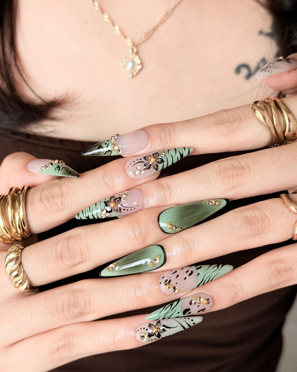 Olive Petal (Long Stiletto) - MissSunshineNails