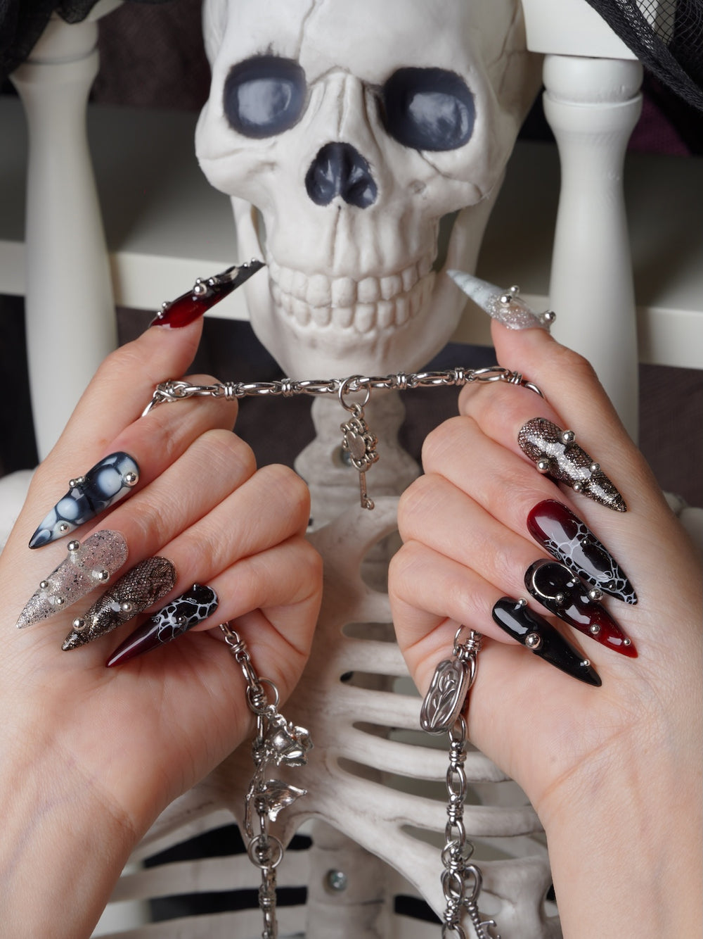 Halloween-ready lace and glitter press-on nail set