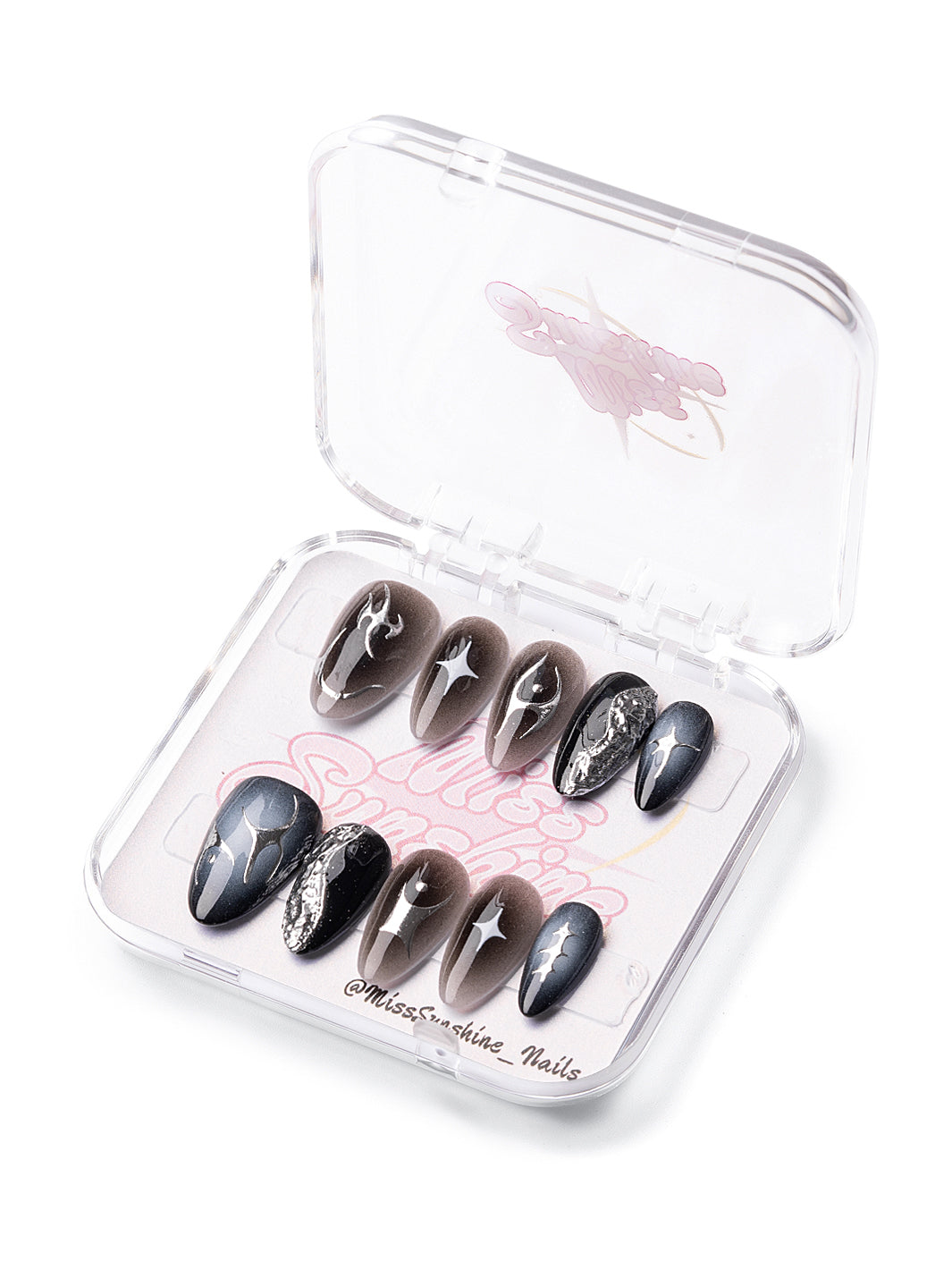 Short almond nails with smoky ombré effect