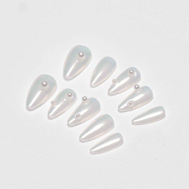 Short almond nails with chrome pearl glaze shine