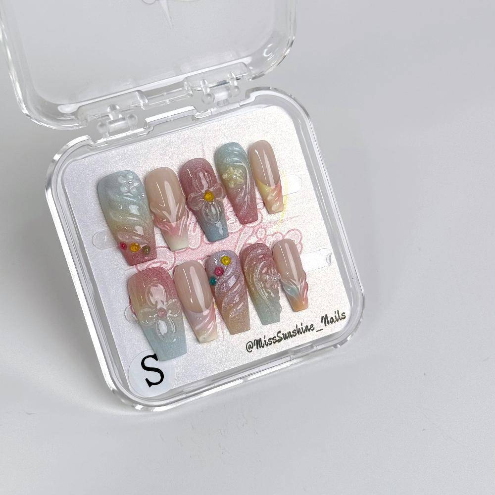 Spring-inspired pastel press on nails