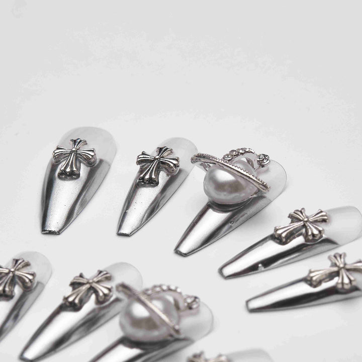 Gothic press-on nails silver